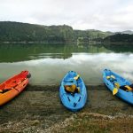 Canoe sulla spiaggia